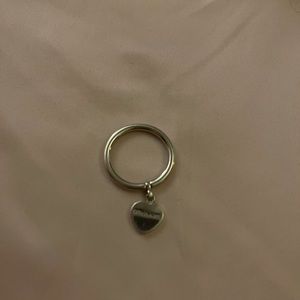 New. Tiffany & Co. Size 9 return to Tiffany dangle ring.